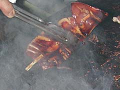 練馬の冬の風物詩『ボロ市』イカ焼き