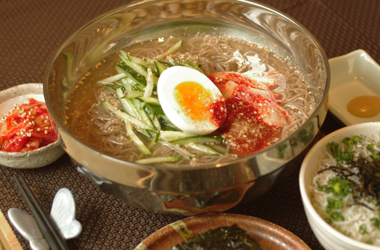 韓国冷麺、シラスご飯、キムチ、韓国海苔セット