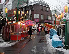 練馬の冬の風物詩『関町のボロ市』