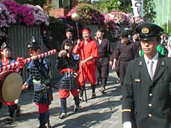 č芲j